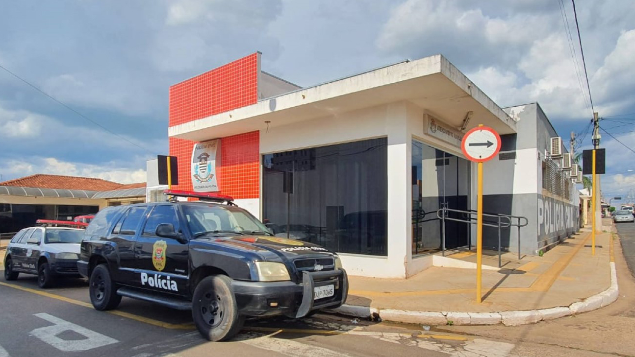 Criminosos invadem supermercado e furtam dinheiro carne e até barril