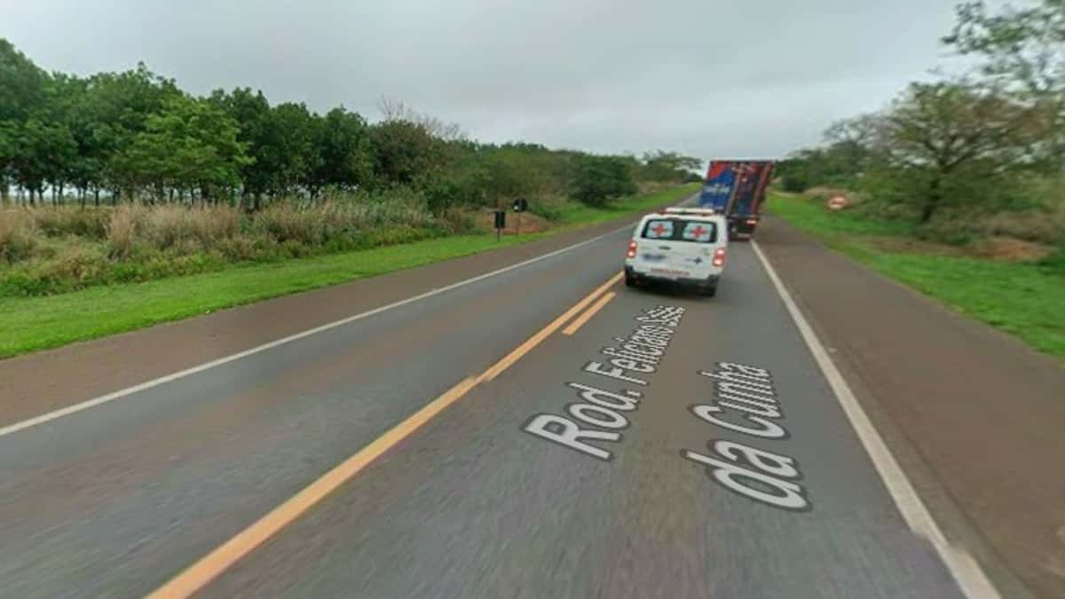 Duas pessoas morreram, entre elas uma grávida, em colisão frontal entre Poloni e Nhandeara (SP)