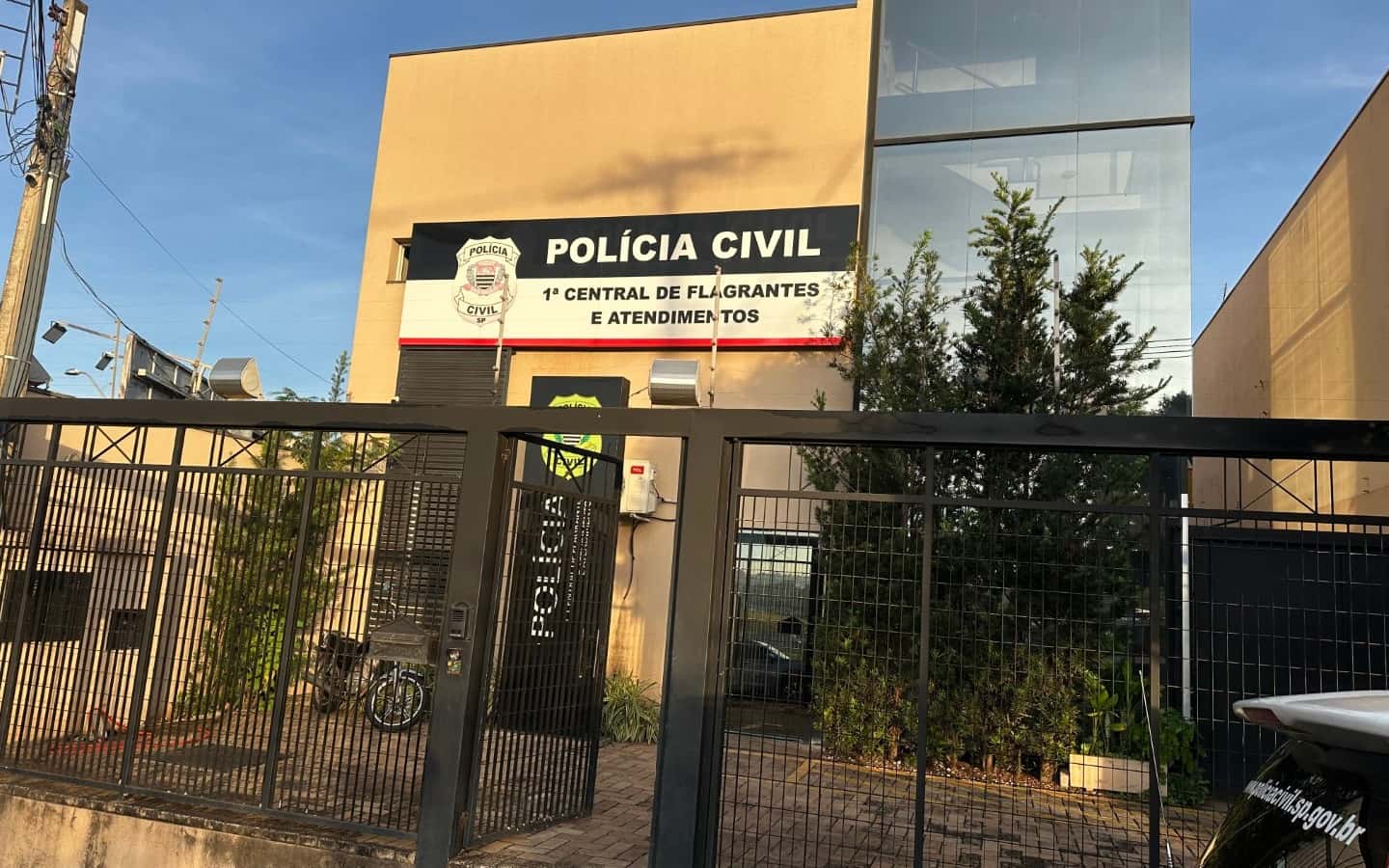 Tornozeleira eletrônica é encontrada dentro de ônibus em Rio Preto